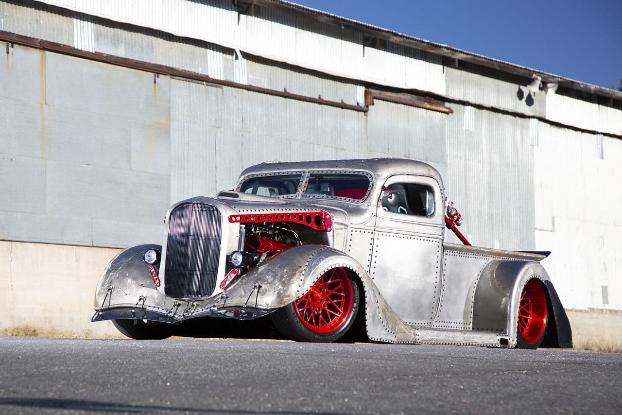 Side profile of 1935 Chevrolet Pickup with wheels