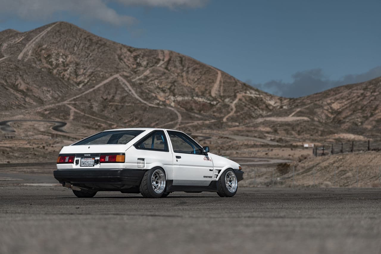 Side profile of 1986 Toyota Trueno with wheels