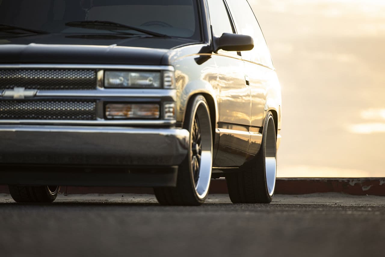 Side profile of 1996 Chevrolet Tahoe with wheels