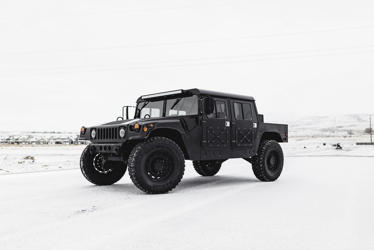 Front view of 2002 Hummer H1 with wheels