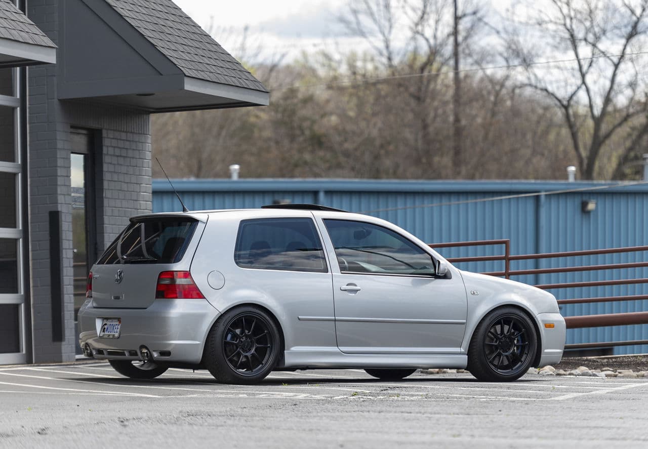Front view of 2004 Volkswagen Golf R32 with wheels