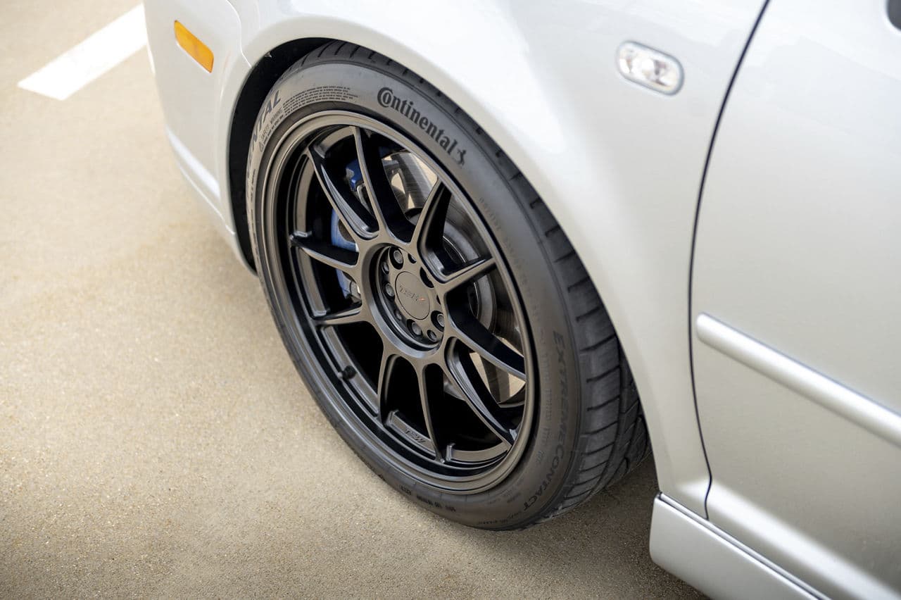 Interior of 2004 Volkswagen Golf R32 with wheels