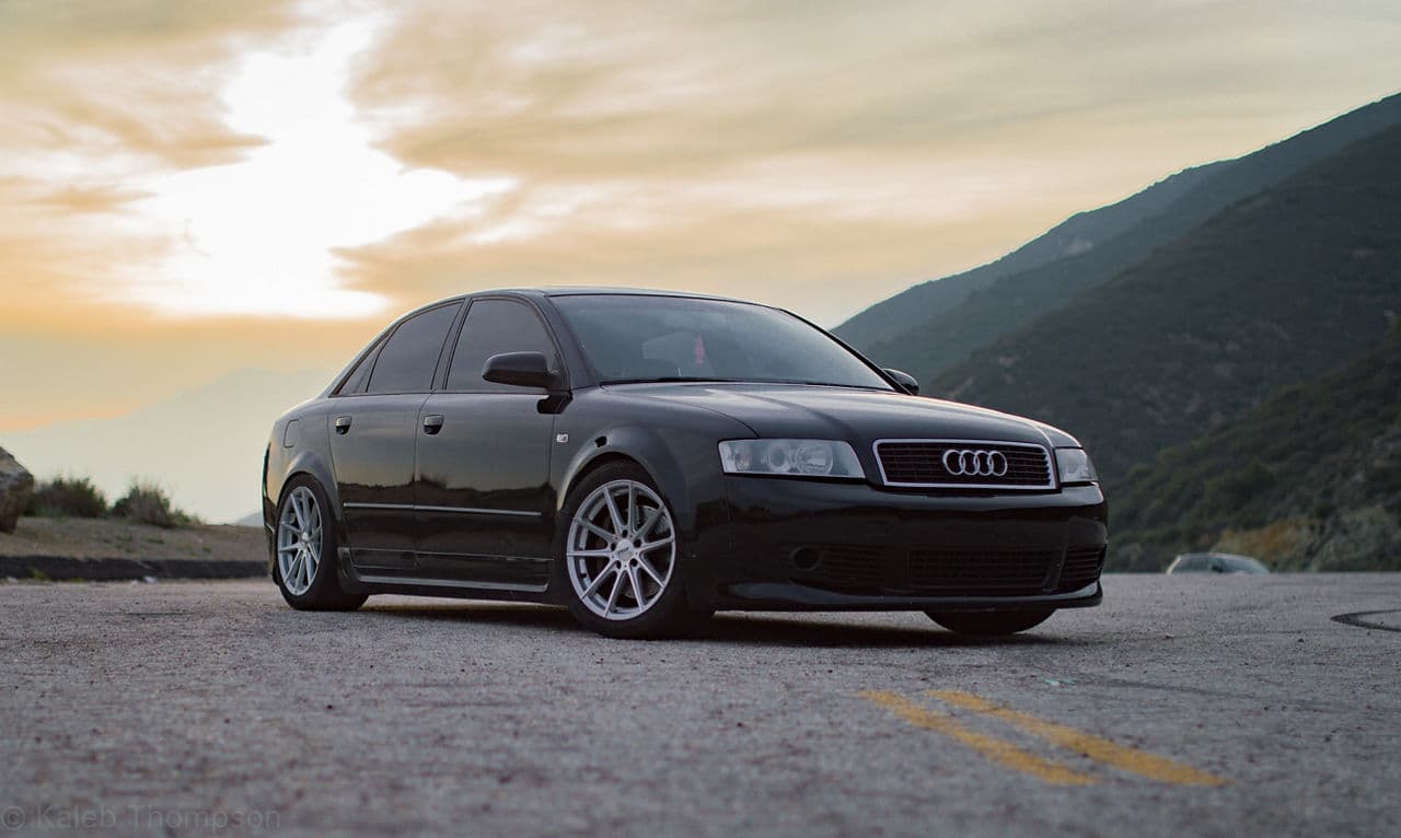 Front view of 2005 Audi A4 with wheels