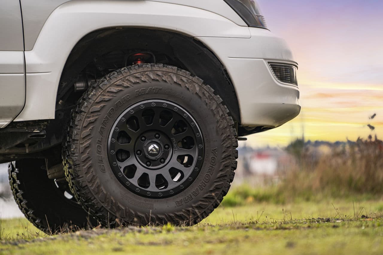Side profile of 2006 Lexus GX470 with wheels