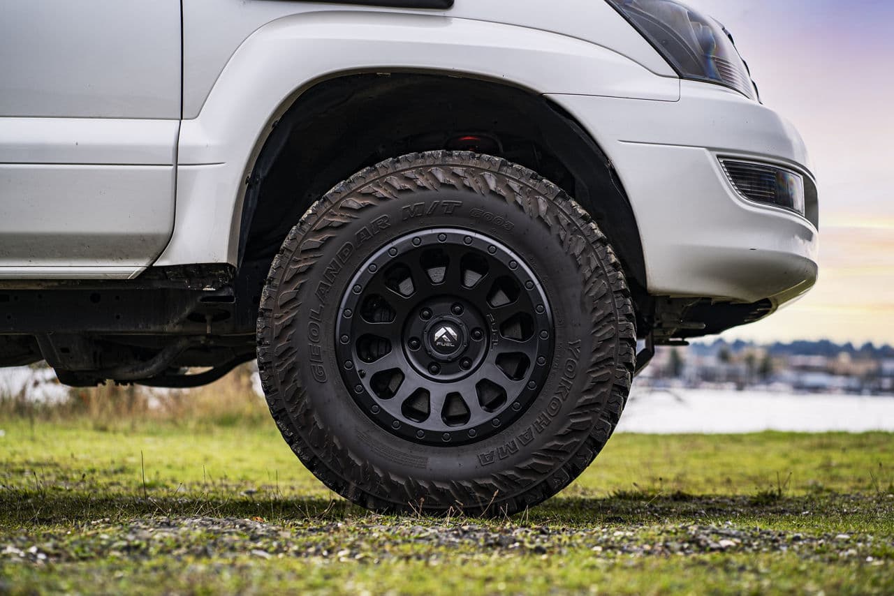Detail view of 2006 Lexus GX470 with wheels