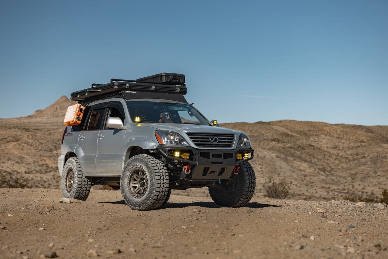Front view of 2007 Lexus GX460 with vehicle wraps