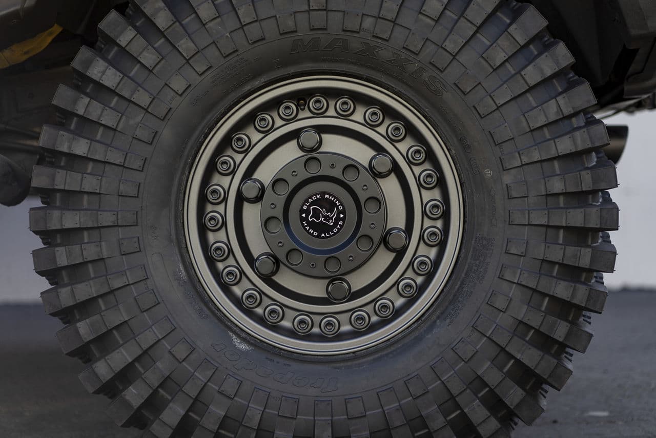 Interior of 2008 Hummer H2 with truck suv wheels