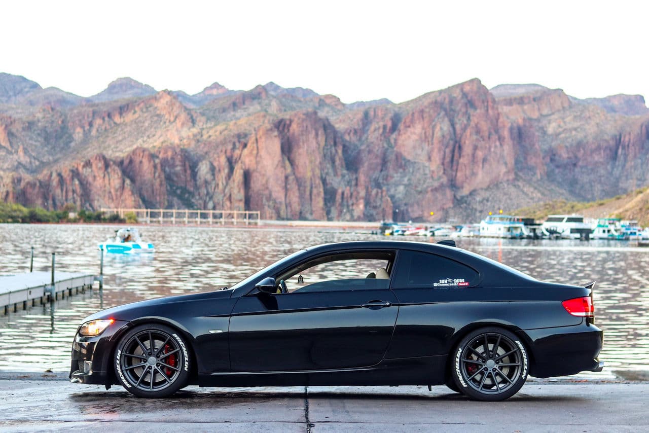 Front view of 2010 BMW 3 Series with wheels