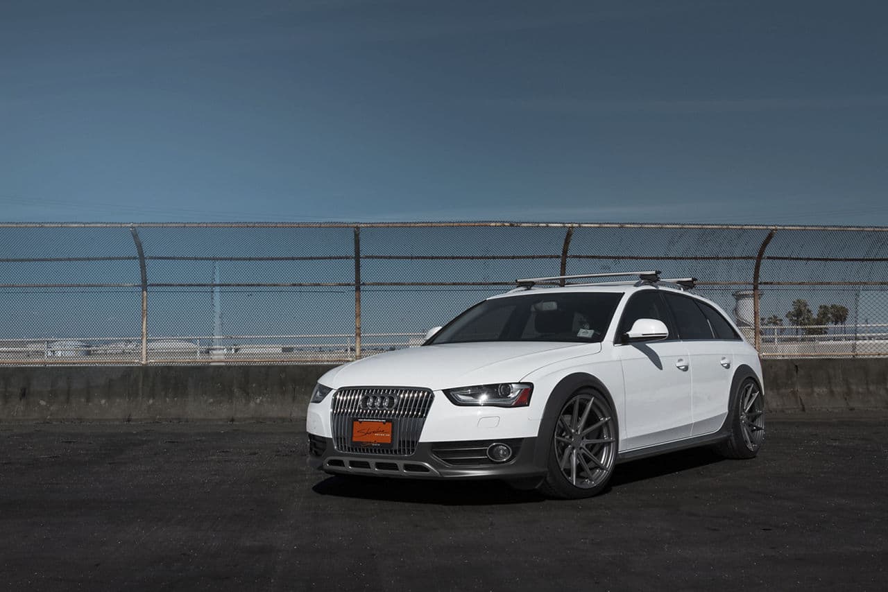 Front view of 2012 Audi Allroad with wheels