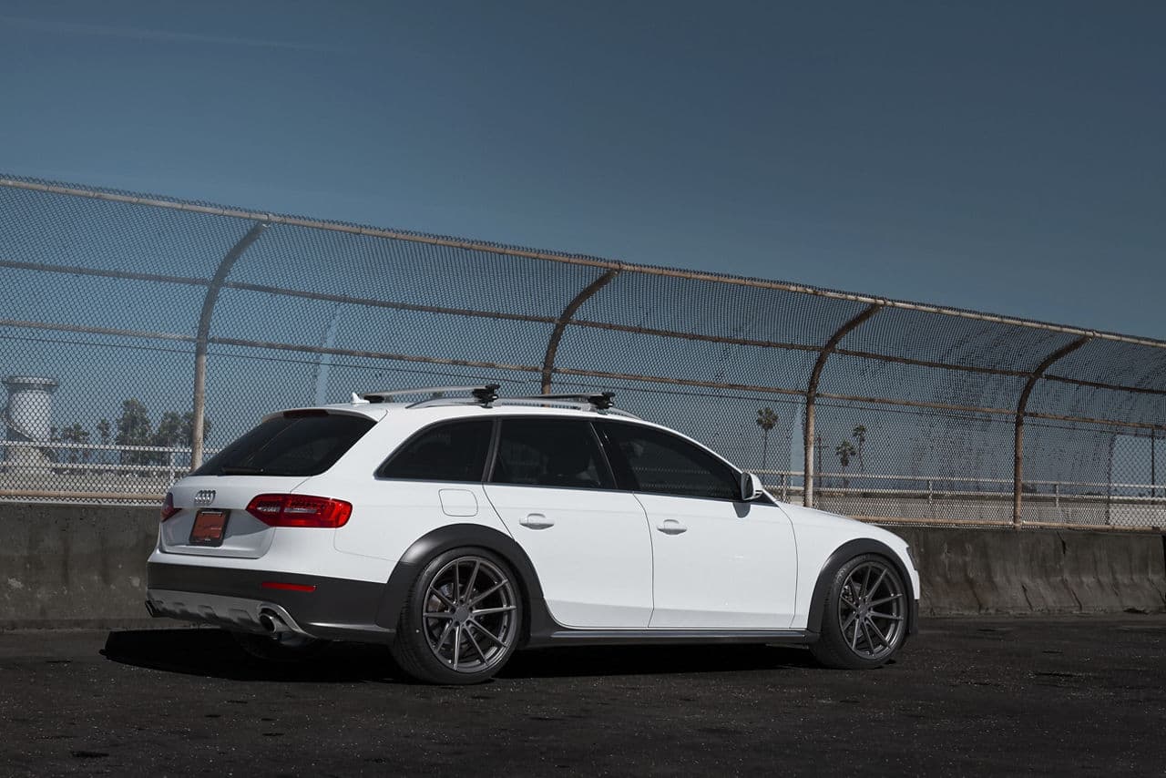 Detail view of 2012 Audi Allroad with wheels
