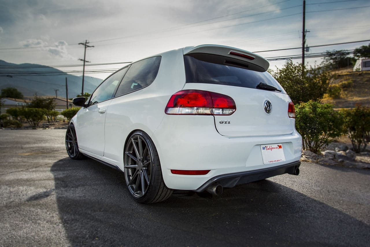 Side profile of 2012 Volkswagen Golf with wheels