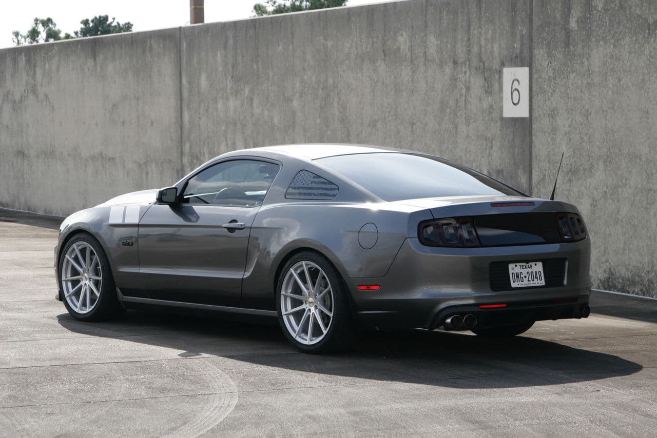 Front view of 2013 Ford Mustang with wheels
