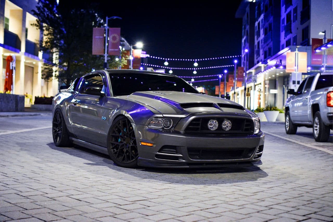 Front view of 2013 Ford Mustang with wheels