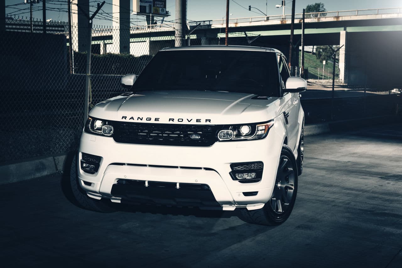 Detail view of 2013 Land Rover Range Rover with wheels