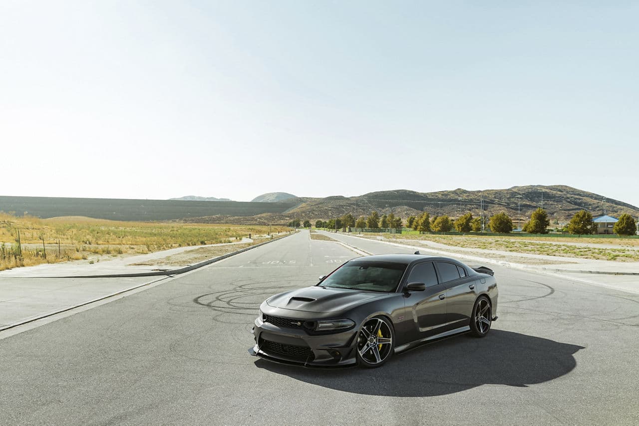 Side profile of 2014 Dodge Charger Scatpack with wheels