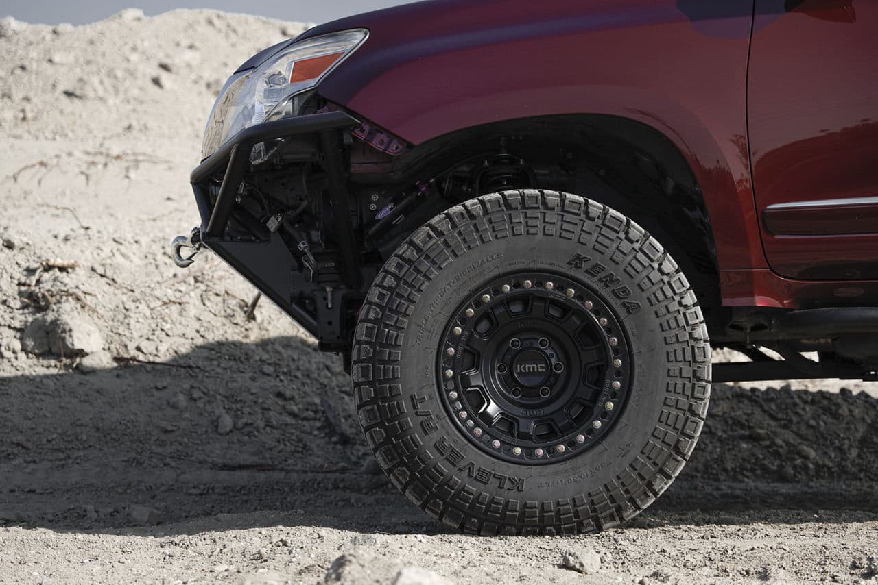 Detail view of 2014 Lexus GX460 with wheels