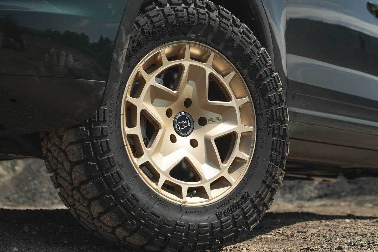 Detail view of 2014 Porsche Cayenne with wheels