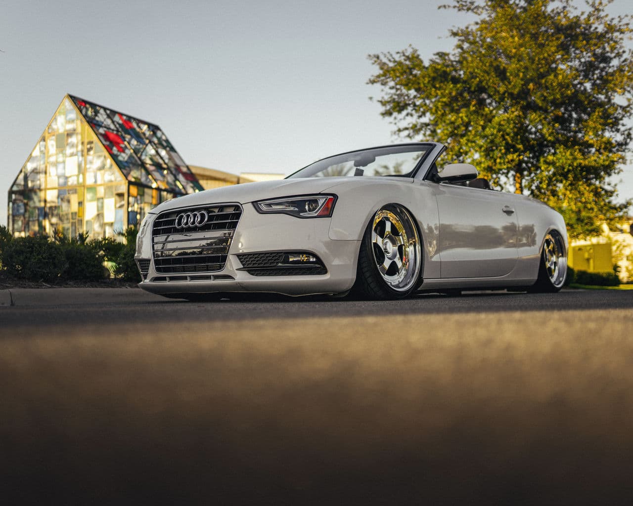 Side profile of 2015 Audi A5 with wheels