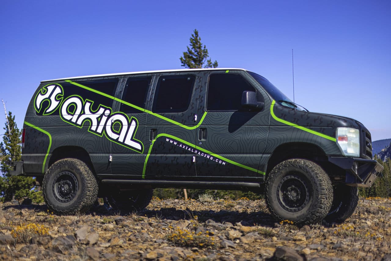 Front view of 2015 Ford Econoline with wheels