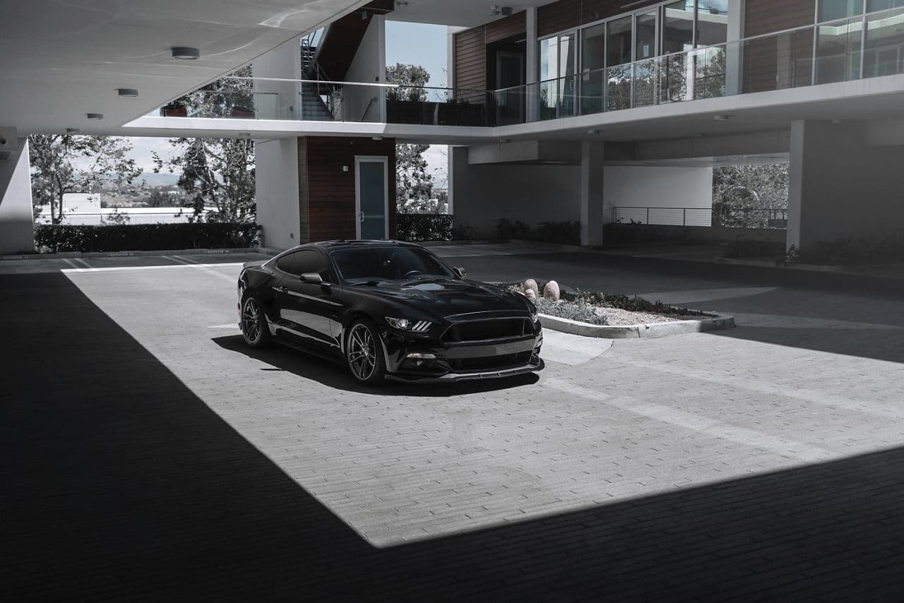 Front view of 2015 Ford Mustang GT with wheels