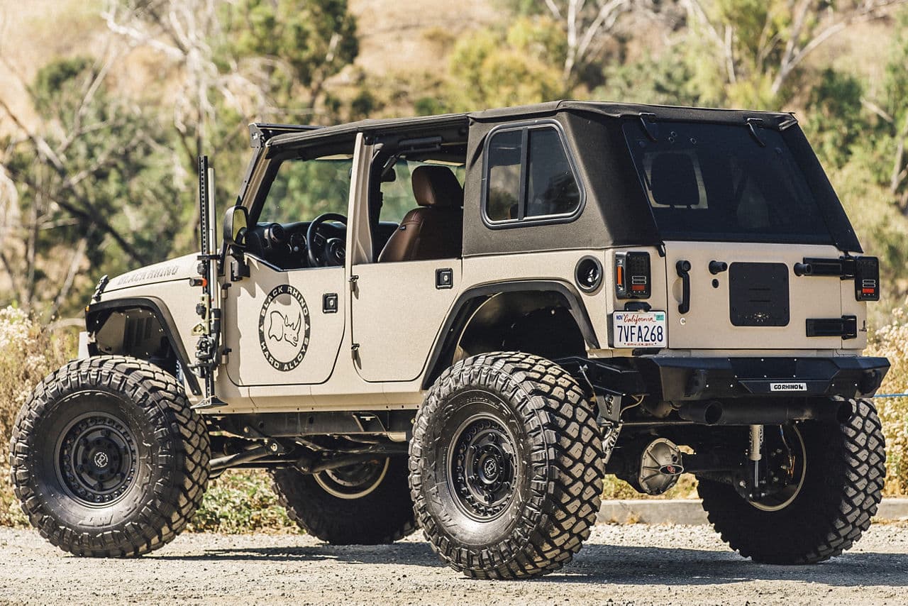 Front view of 2015 Jeep Wrangler Unlimited with wheels