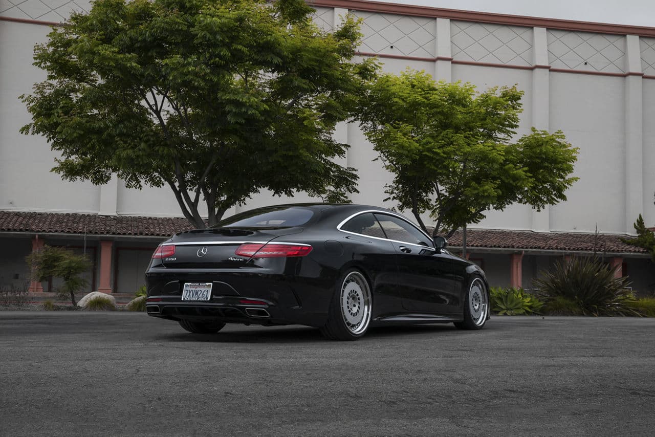 Side profile of 2015 Mercedes-Benz S550 with wheels