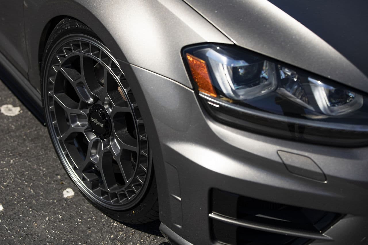 Rear view of 2015 Volkswagen Golf R with wheels