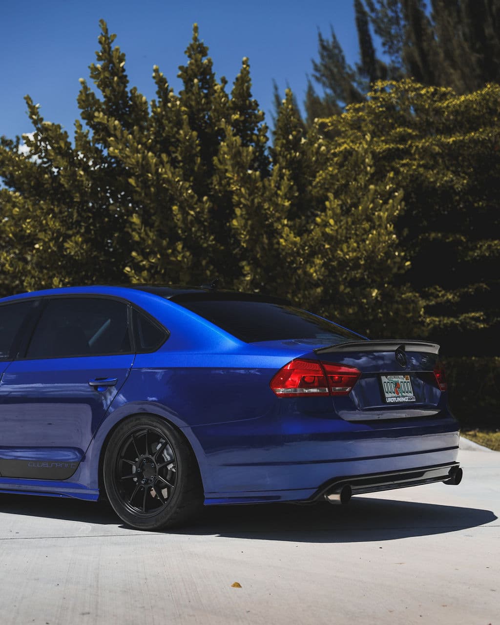 Interior of 2015 Volkswagen Passat with wheels