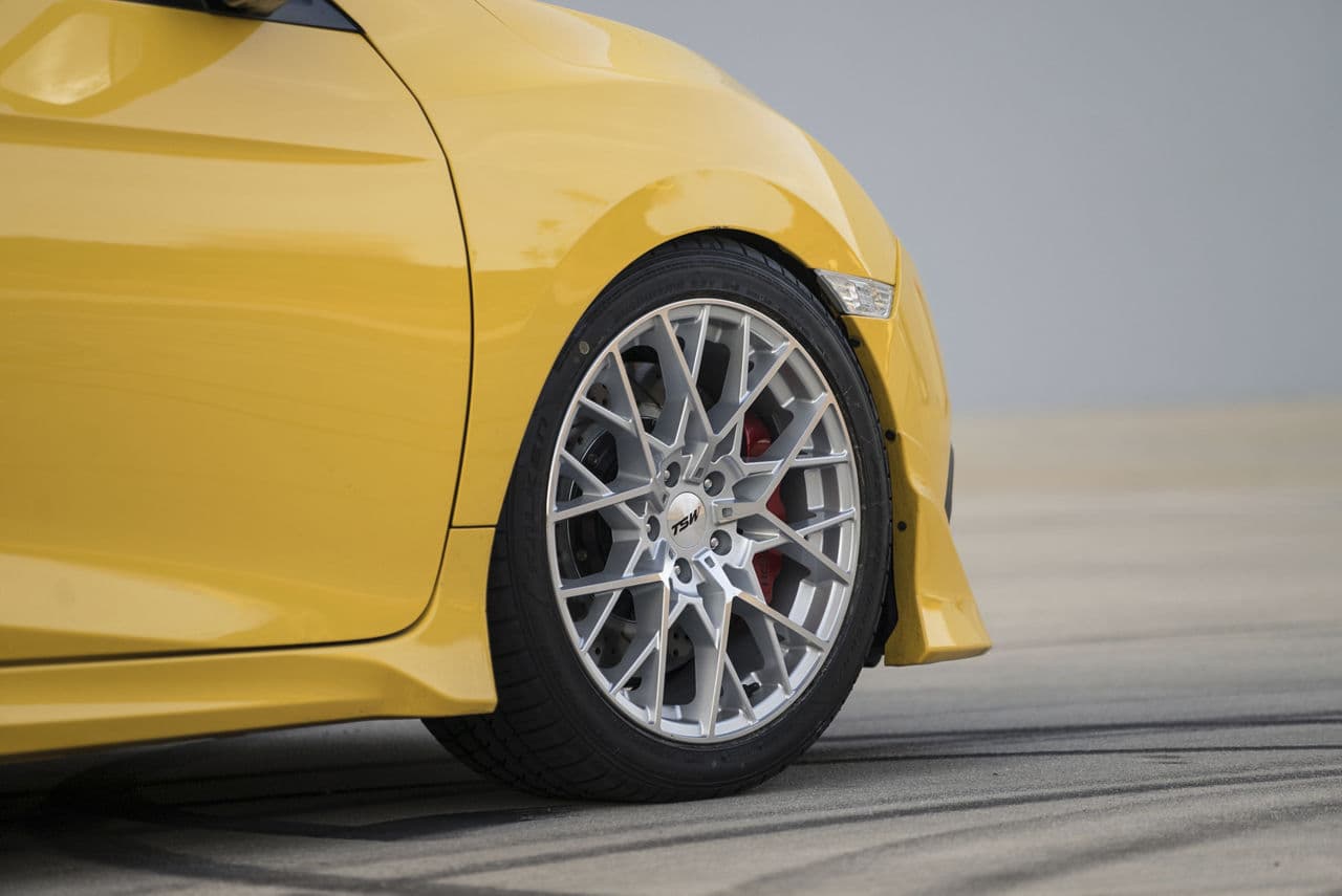 Interior of 2016 Honda Civic with wheels