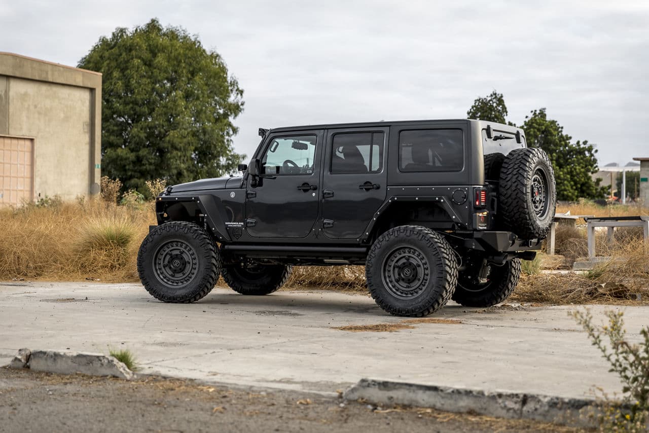 Front view of 2016 Jeep Wrangler Rubicon with wheels