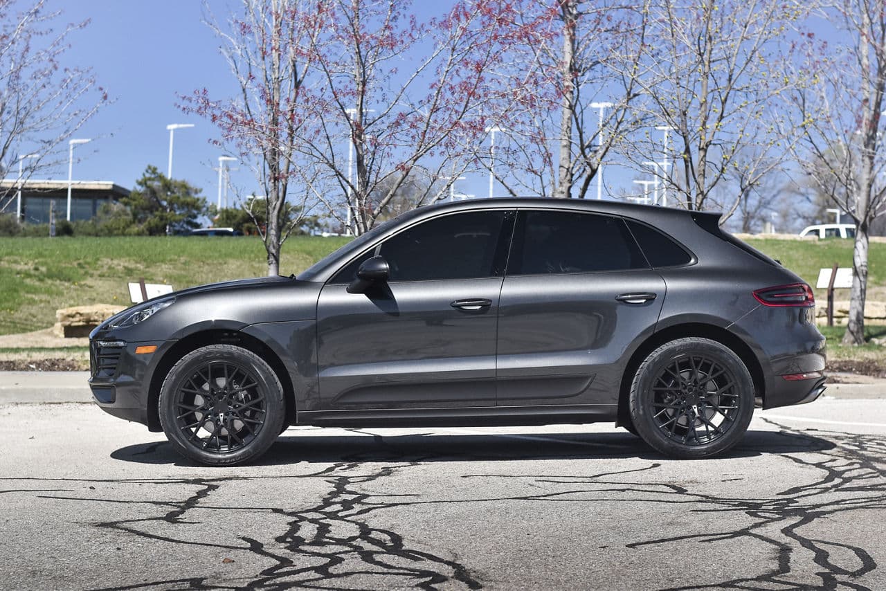 Interior of 2016 Porsche Macan with wheels