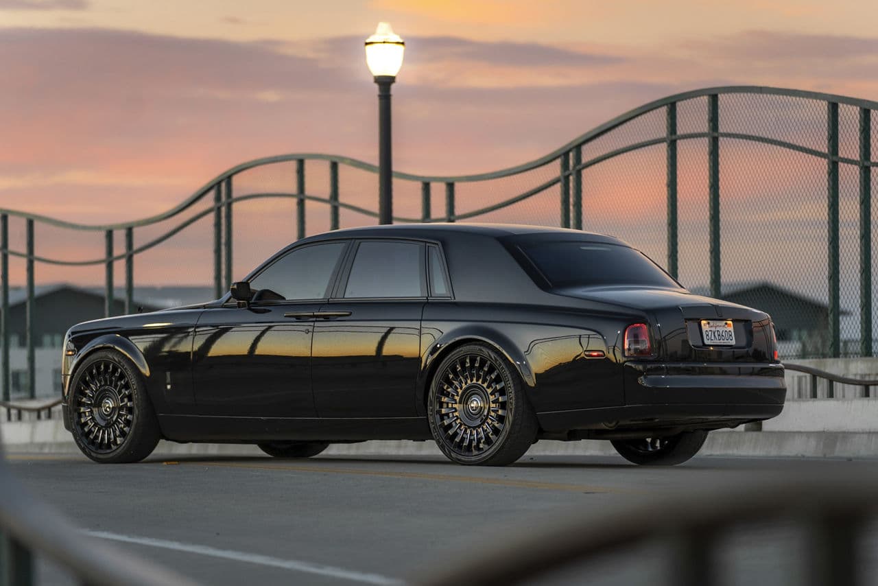 Detail view of 2016 Rolls-Royce Phantom with wheels