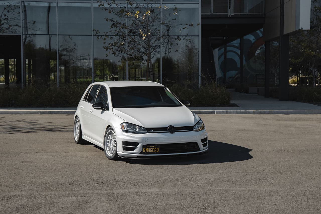 Rear view of 2016 Volkswagen Golf R with wheels