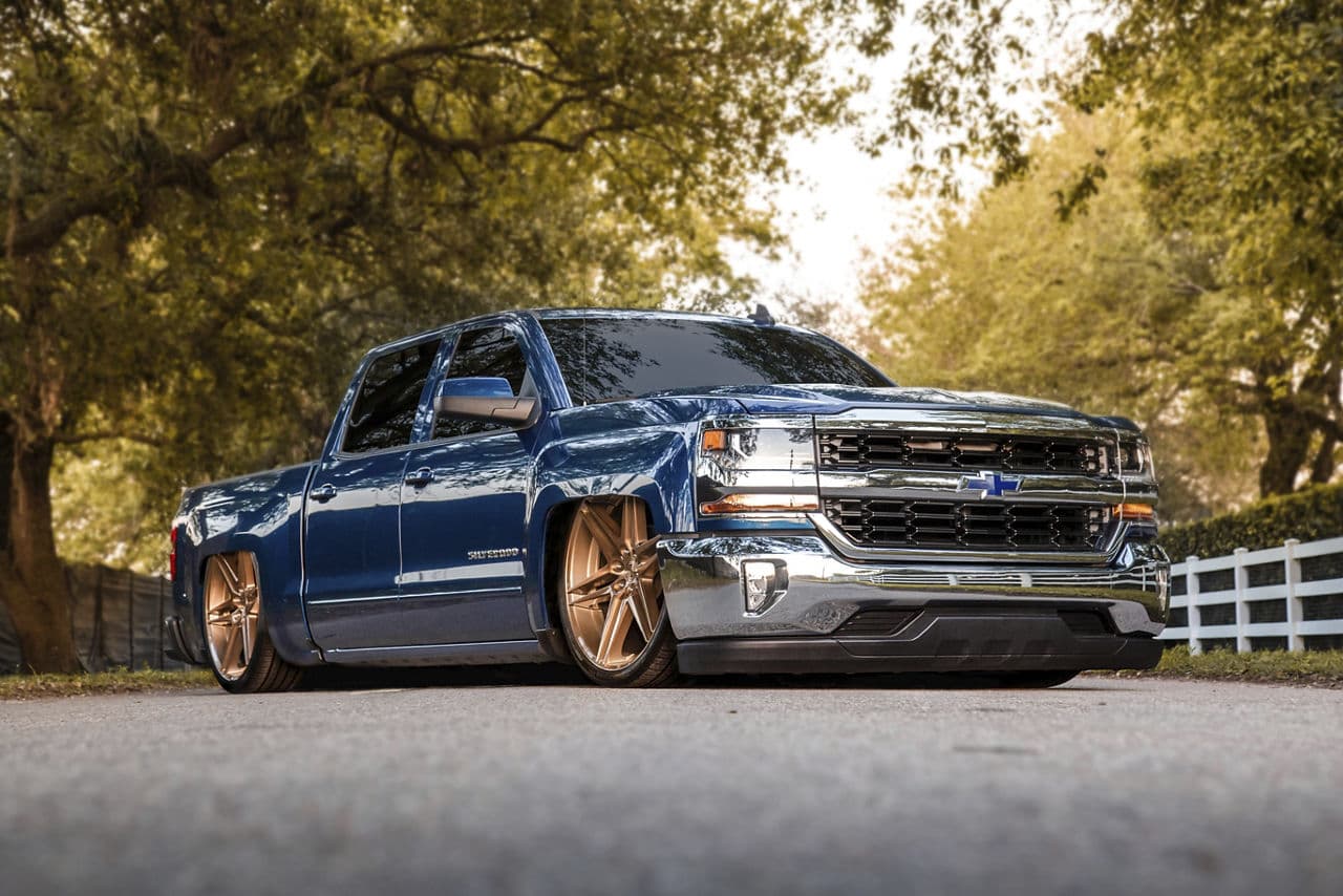 Front view of 2017 Chevrolet Silverado with wheels
