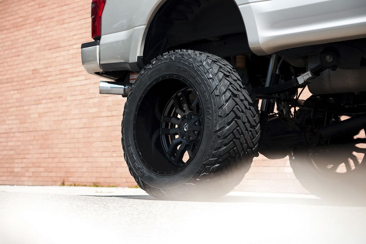 Detail view of 2017 Ford F250 with truck suv wheels