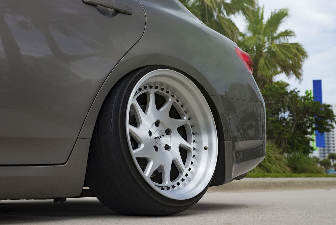 Side profile of 2017 Infiniti G37 with wheels