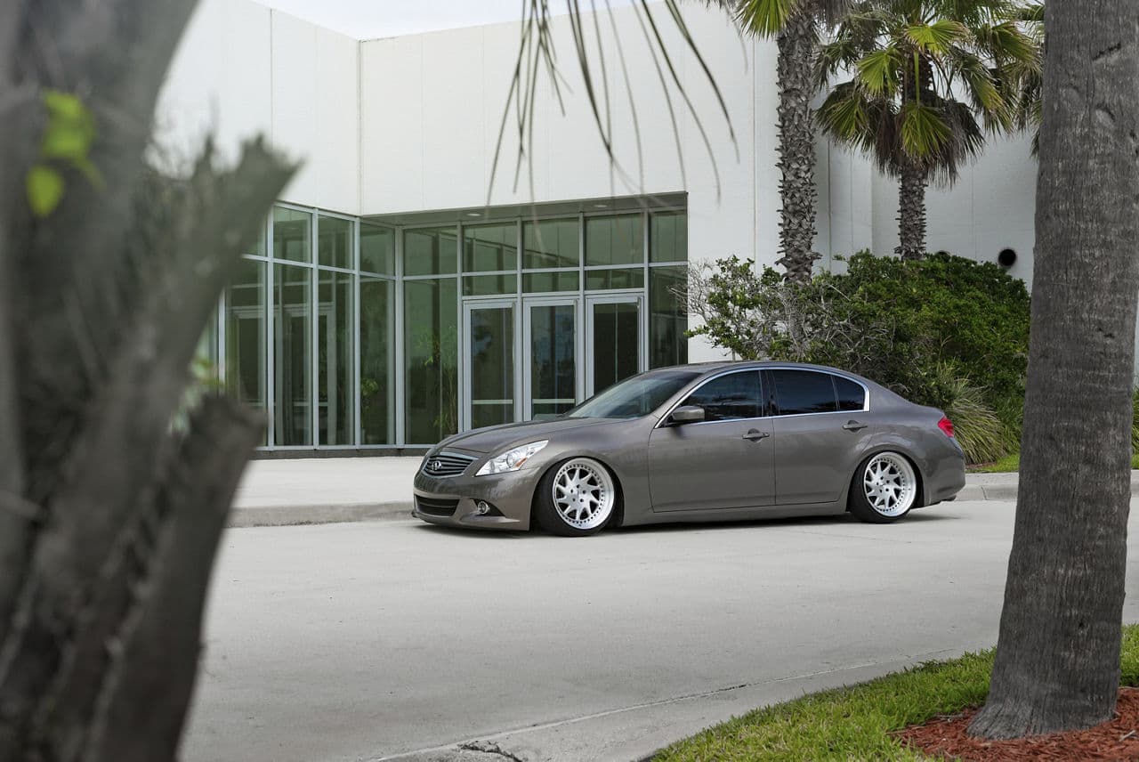 Rear view of 2017 Infiniti G37 with wheels