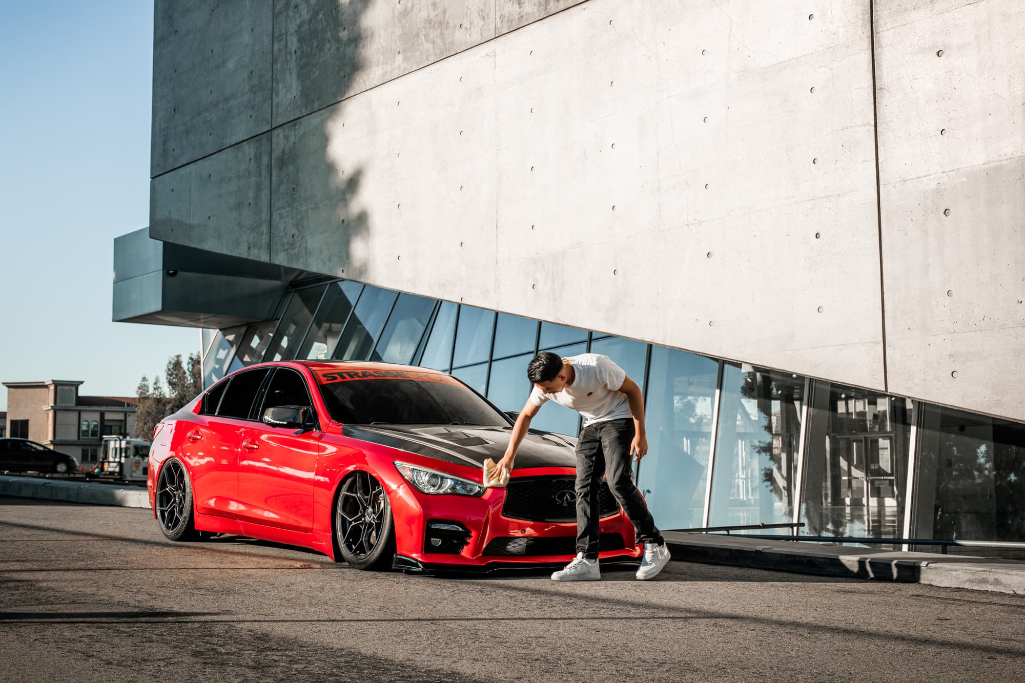 2017 Infiniti Q50 — air ride suspension, side profile