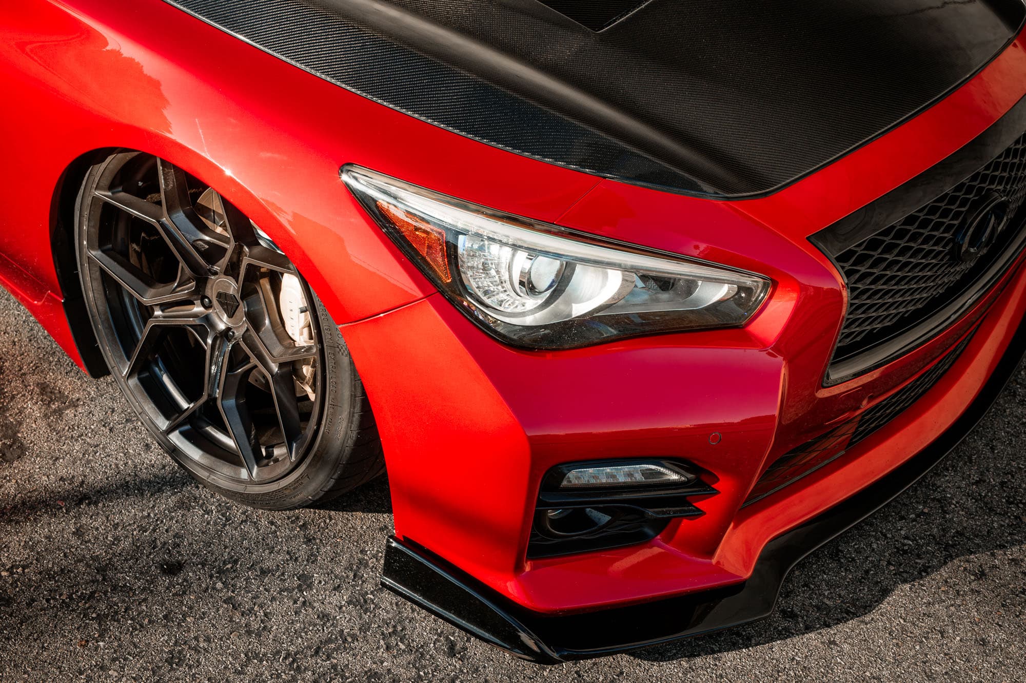 2017 Infiniti Q50 — air ride suspension, detail view
