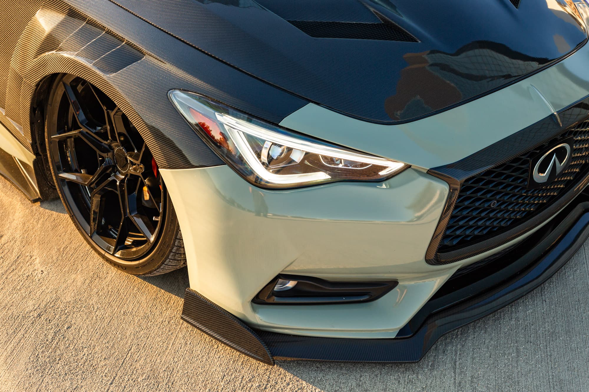 2017 Infiniti Q60 — wheels, interior