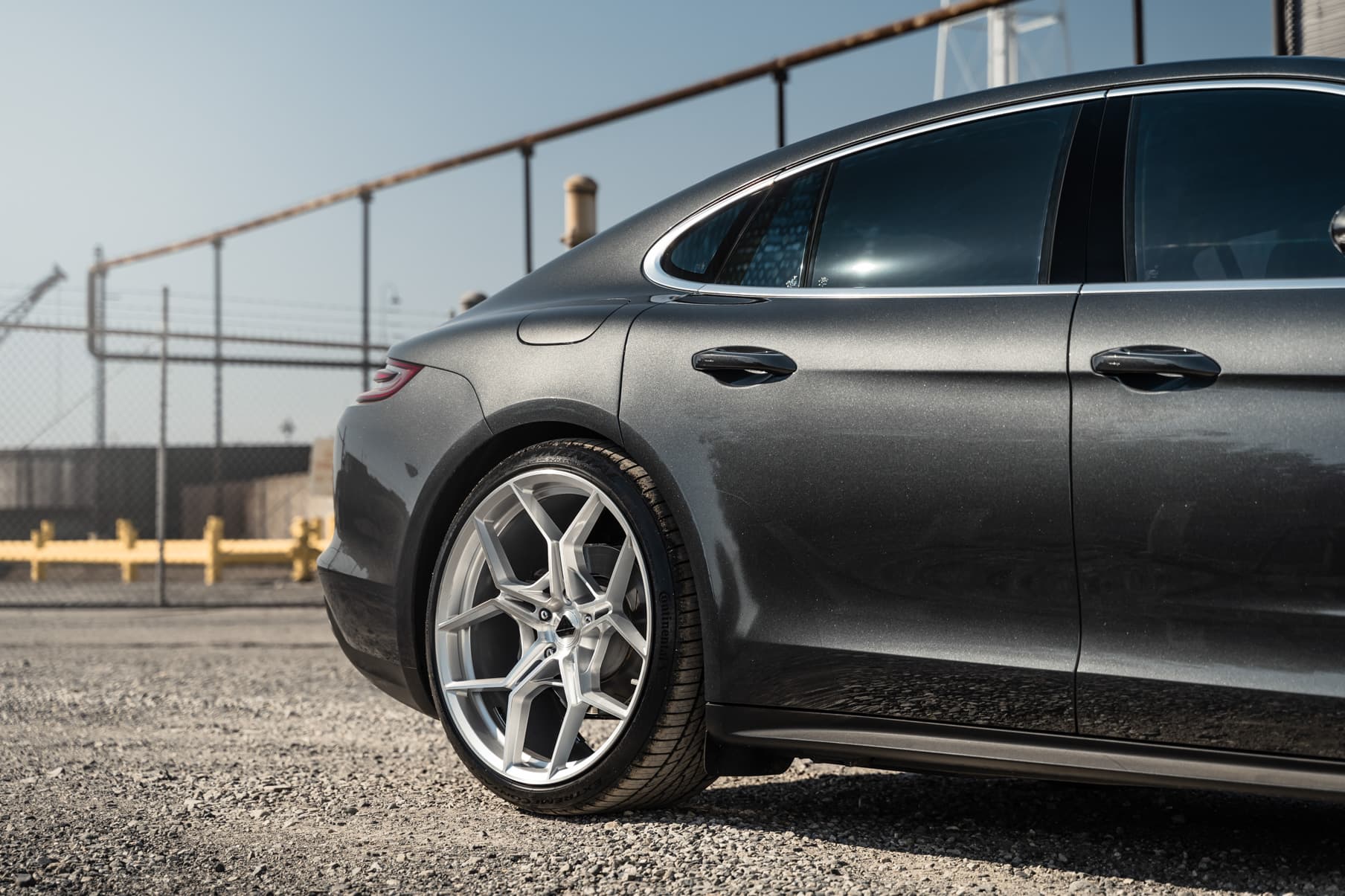2017 Porsche Panamera — car suspension, detail view