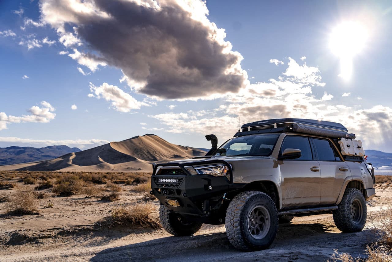 Front view of 2017 Toyota 4Runner with wheels