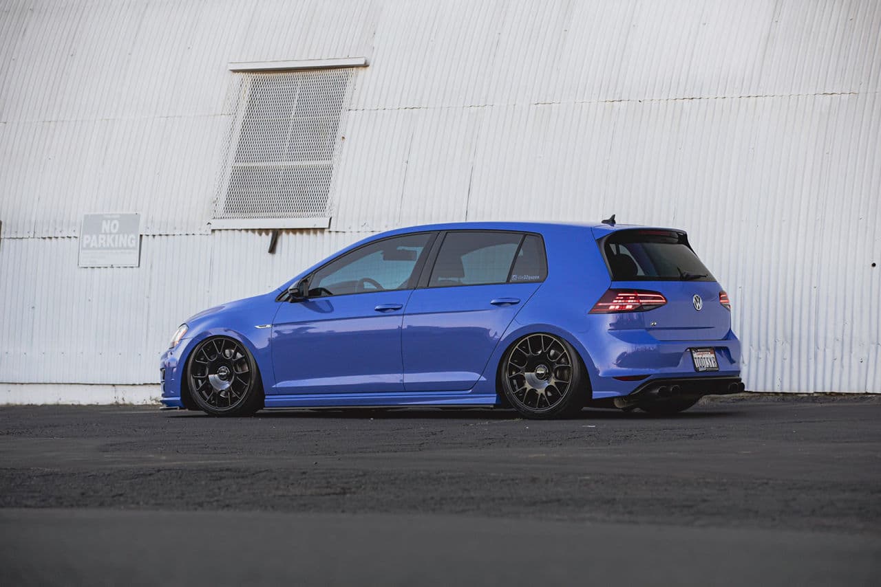Front view of 2017 Volkswagen Golf R with wheels