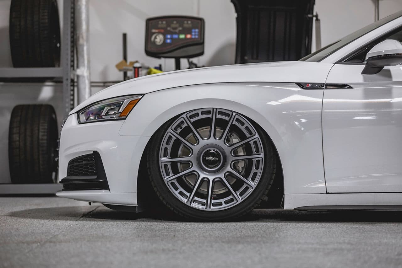 Side profile of 2018 Audi A5 with wheels
