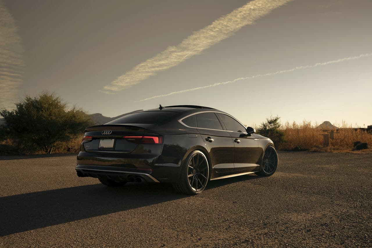 Side profile of 2018 Audi S5 with wheels
