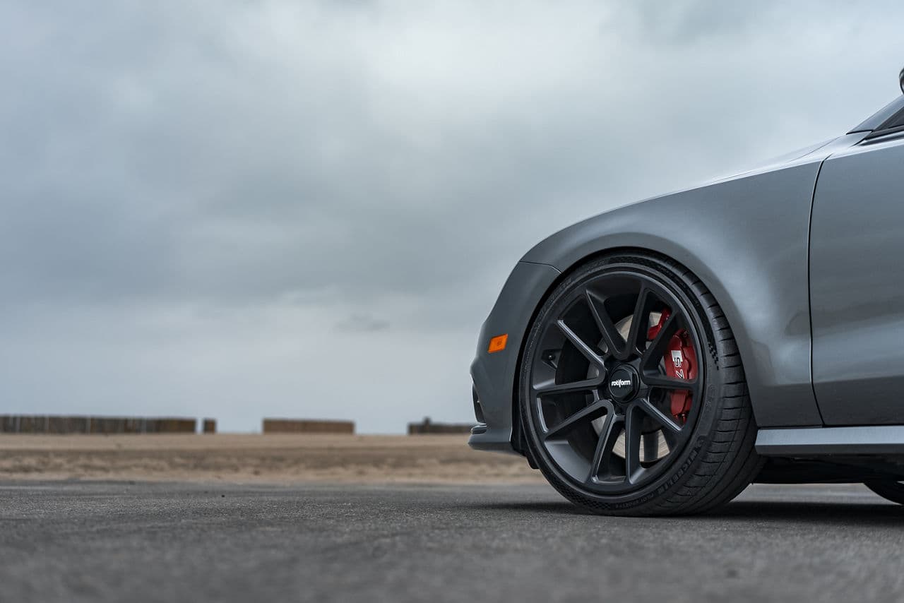 Detail view of 2018 Audi S7 with wheels