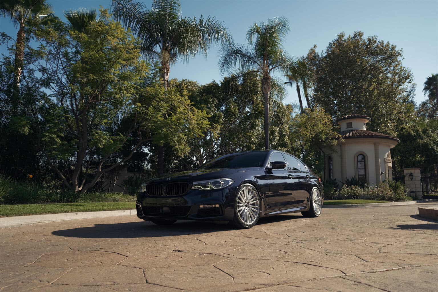 2018 BMW 530i — lowering springs, front view