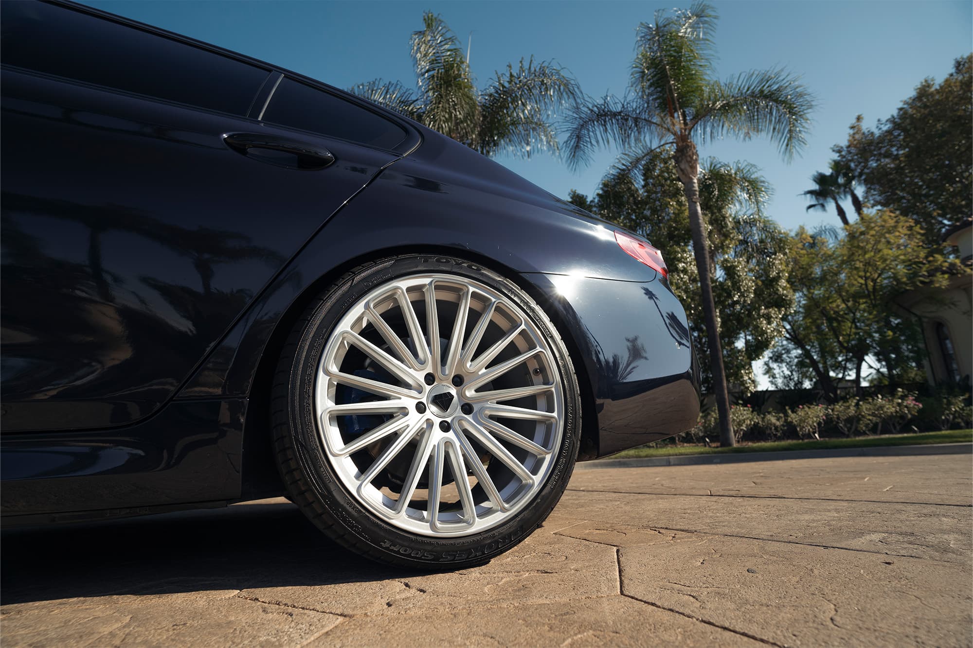 2018 BMW 530i — lowering springs, side profile