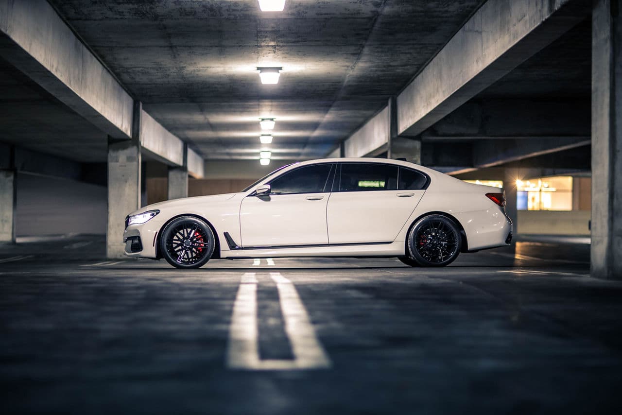 Rear view of 2018 BMW 750i with wheels