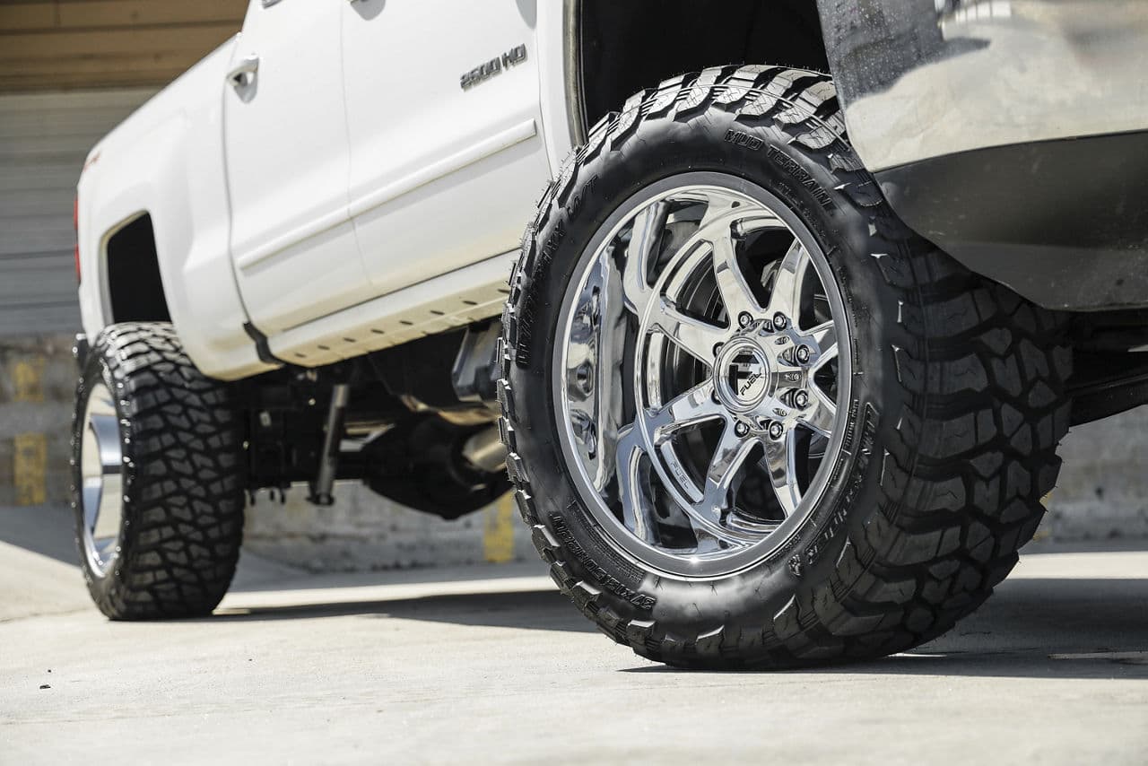 Detail view of 2018 Chevrolet 2500HD with wheels